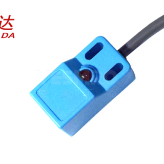 洛施达 Q18方形电感式接近开关
